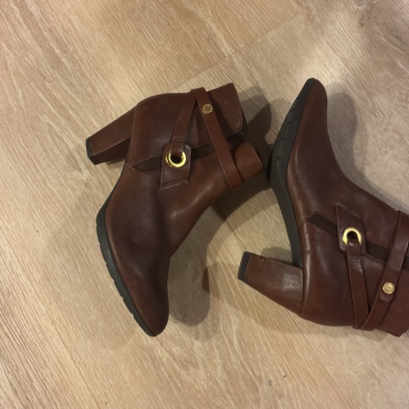 Anne Klein Dark Brown Leather Ankle Booties New Without Box - Picture 1 of 4